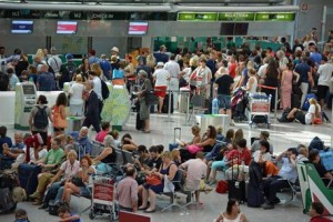 Incendio Fiumicino: ancora code di ritardi nei voli