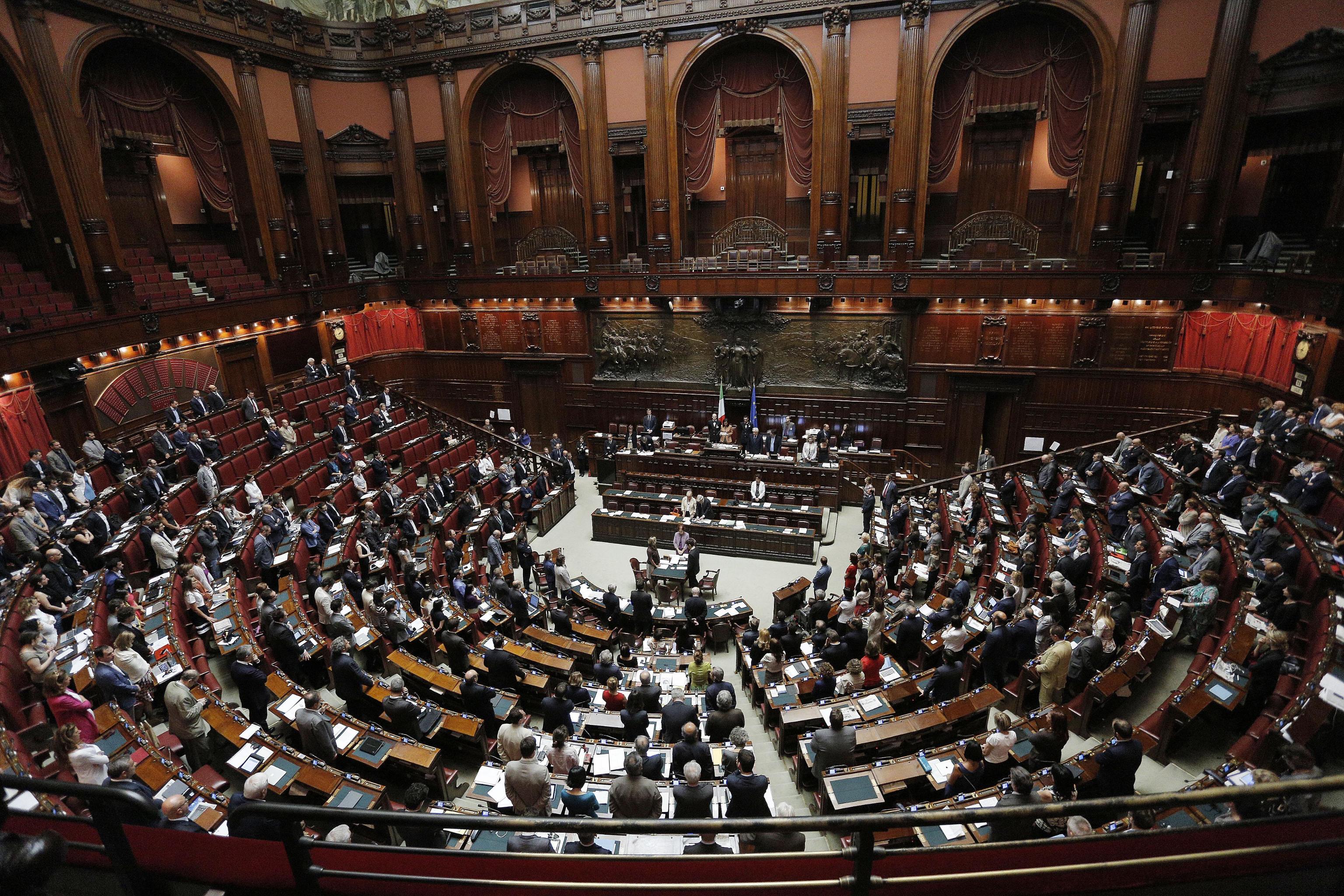 Funzione legislativa tra parlamento e esecutivo for Numero deputati parlamento italiano