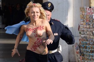 TOPSHOTS-VATICAN-ITALY-FEMEN-PROTEST