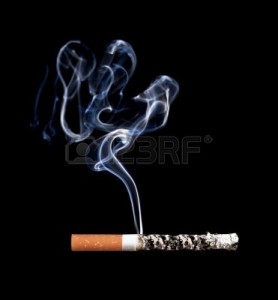 11889488-fumo-di-sigaretta-isolato-su-bianco