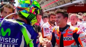 Moto: Catalogna; Rossi, stretta mano a Marquez giusta