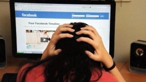 cyberbulli-bullismo-web-facebook-violenza-social